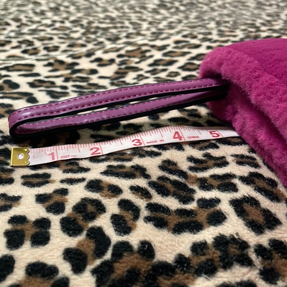 Faux Furry Purple Clutch 💜Wristlet Bag Purse Pink Fushia Color Y2K Fashion Boho - Picture 14 of 17